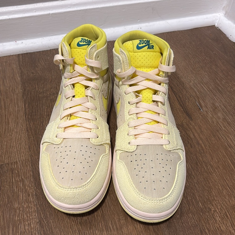 Women’s Air Jordan 1 Zoom Air Comfort 2 “Citron Tint/Dynamic Yellow” - Picture 3 of 9